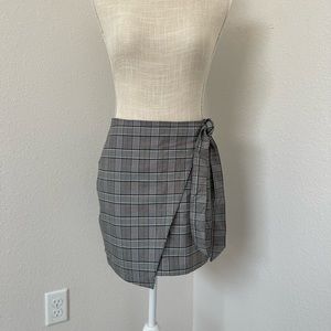 Express Grey Plaid Side-Tie Asymmetrical Mini Skirt, Size 4